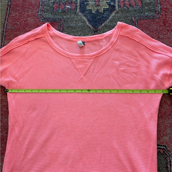 We the free (free people) long sleeve size medium - Picture 4 of 9